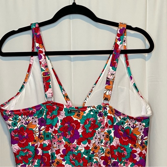 Raisins Curve Trendy Plus Size Muna Floral One-Piece Swimsuit 22W - Picture 7 of 11